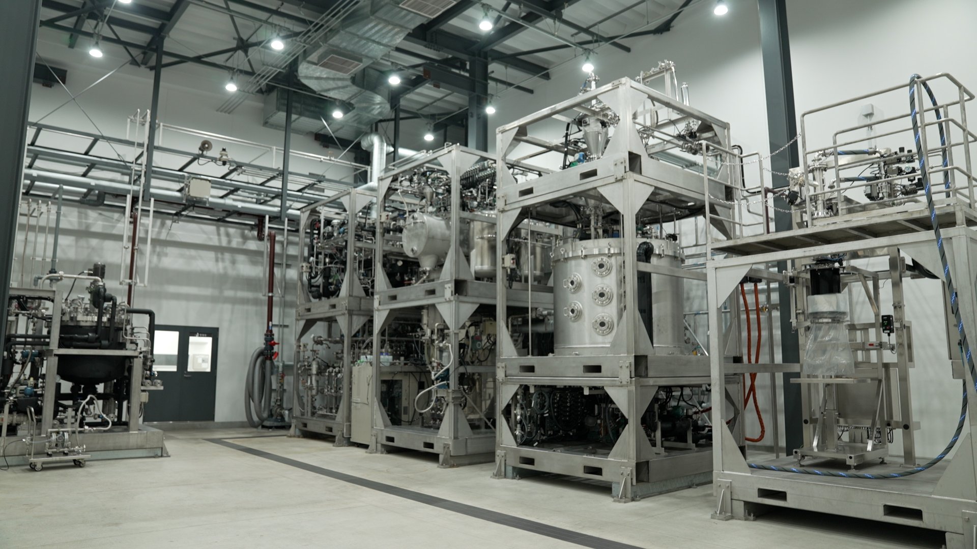 写真11 連続生産設備「iFactory®」.jpg