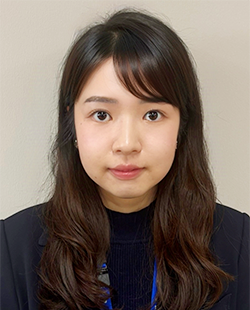 img_nikkan_260422_Profile_YasueMahoko_2.png