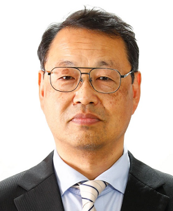 img_nikkan_260909_Profile_AndoAtsushi_1.webp
